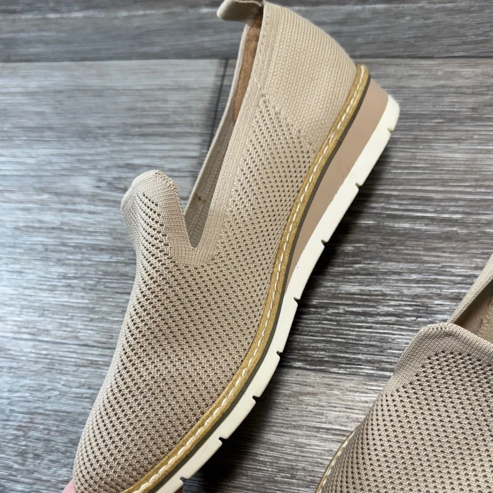 Kelly & katie Beige Slip-On Shoes woman’s 7.5 (s145)